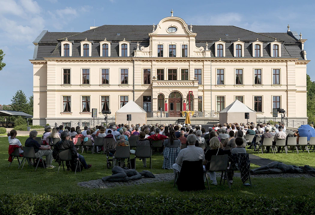 Nauen l&auml;utet den Sommer ein!